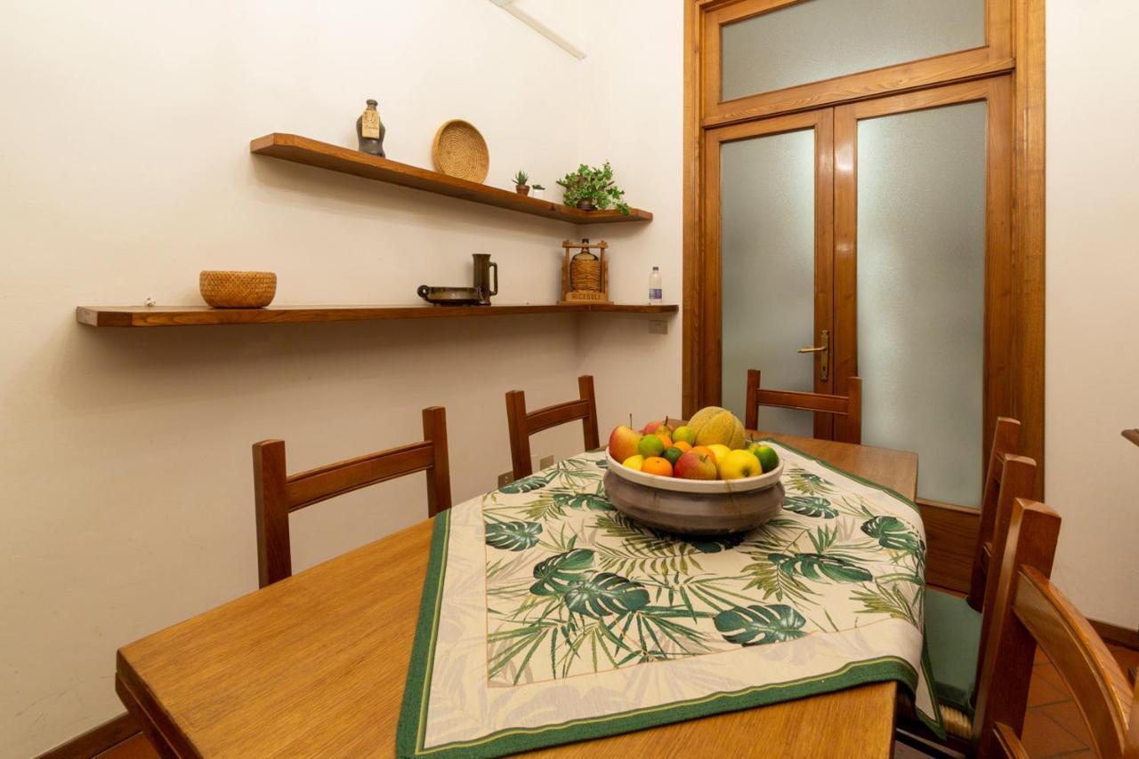 110 Sqm Apartment 6 Sleeps In Santa Croce Firenze Eksteriør billede