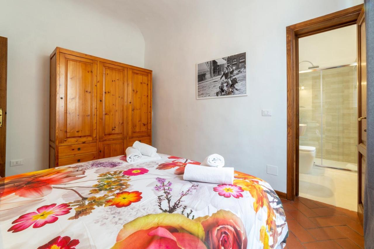 110 Sqm Apartment 6 Sleeps In Santa Croce Firenze Eksteriør billede