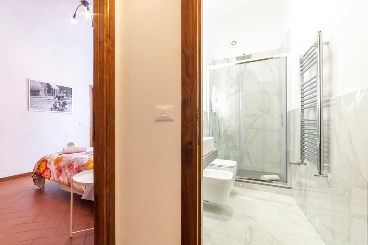 110 Sqm Apartment 6 Sleeps In Santa Croce Firenze Eksteriør billede
